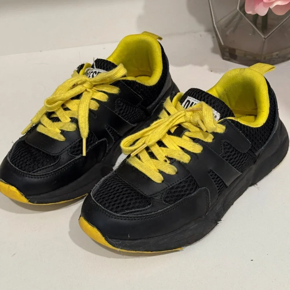 Diesel kids black and yellow sneakers size 5